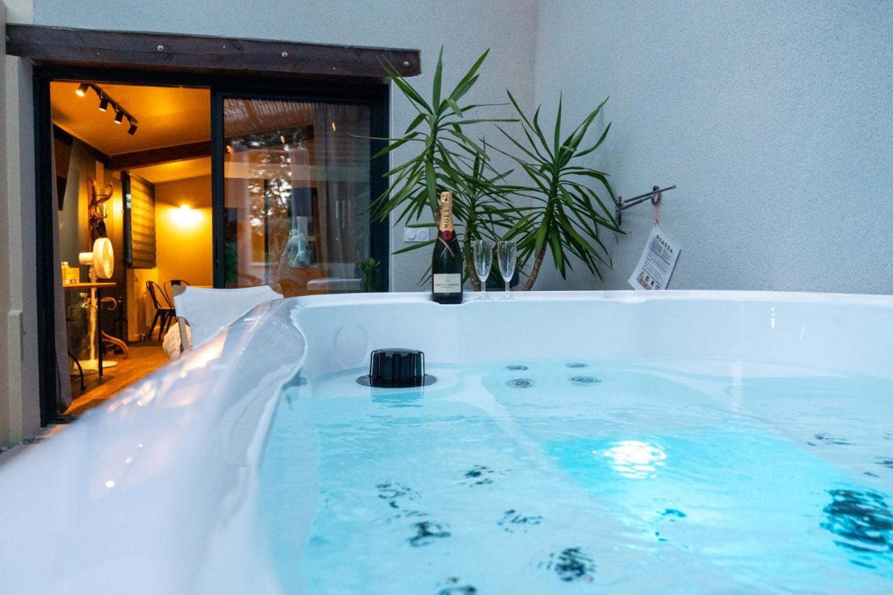 Yanna Lodge, Gite Classe 4 Etoiles Avec Spa Couvert Entierement Arrest Exterior photo